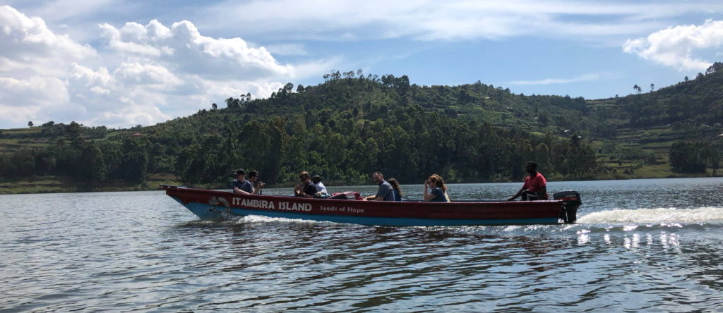 things to do a round lake bunyonyi 